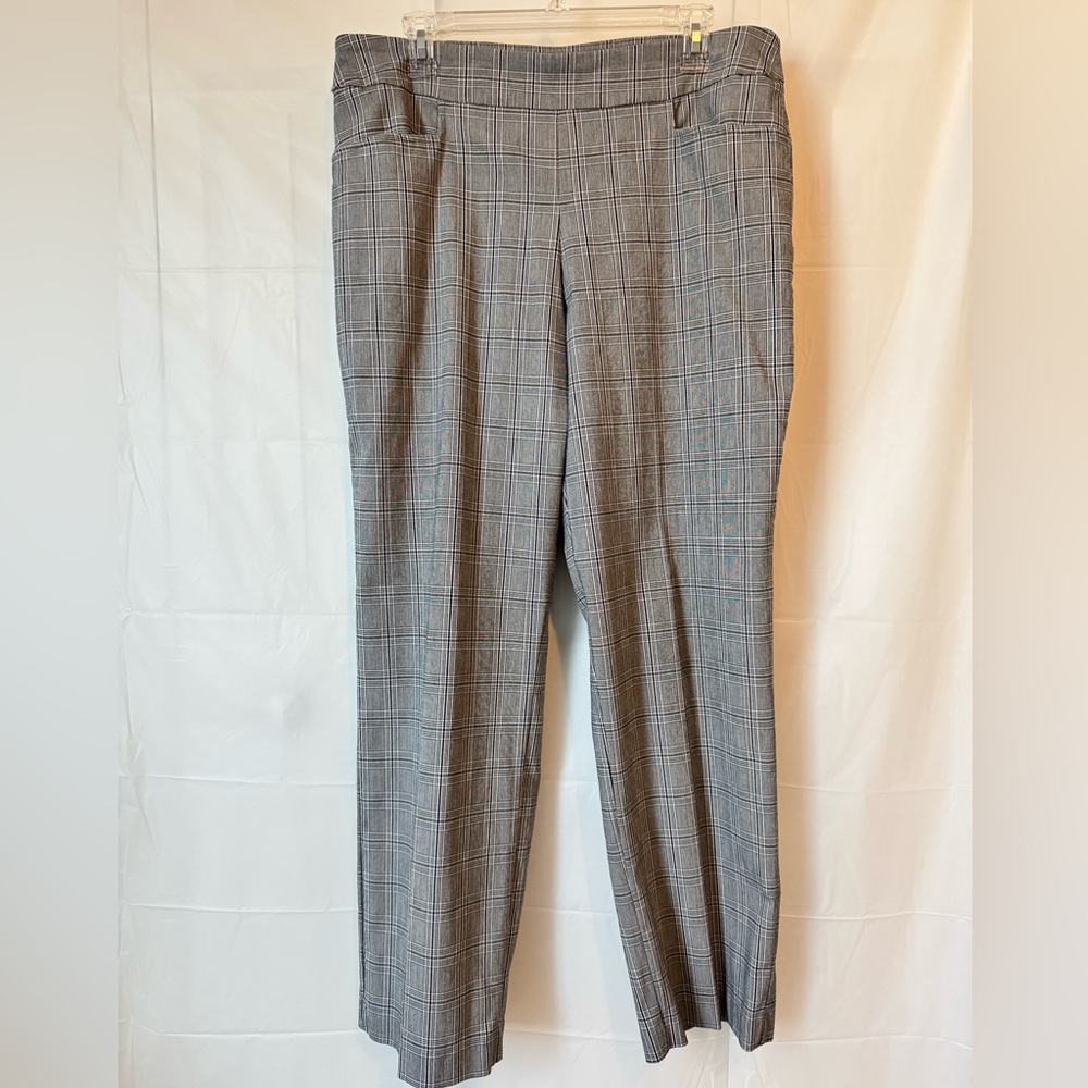 Time and Tru Women's Gray, Black Plaid Trousers Large